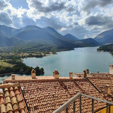Appartamento Il Borgoin Barrea Esterno foto
